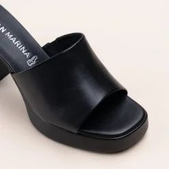 Slippers ZWART