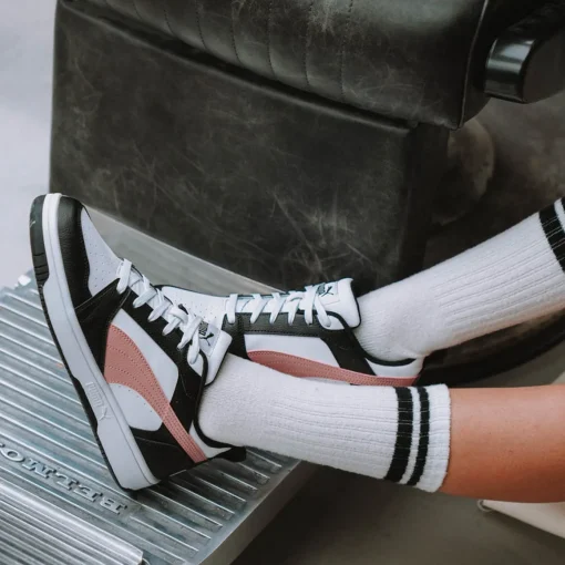 Sneakers Rebound V6 Low ZWART PUMA